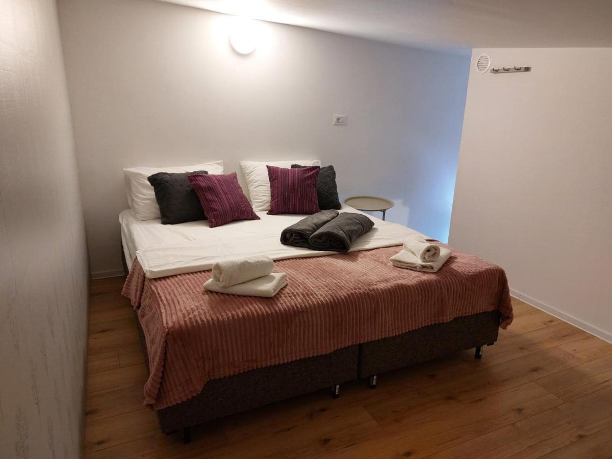 Apartmani Roza PUY Eksteriør bilde