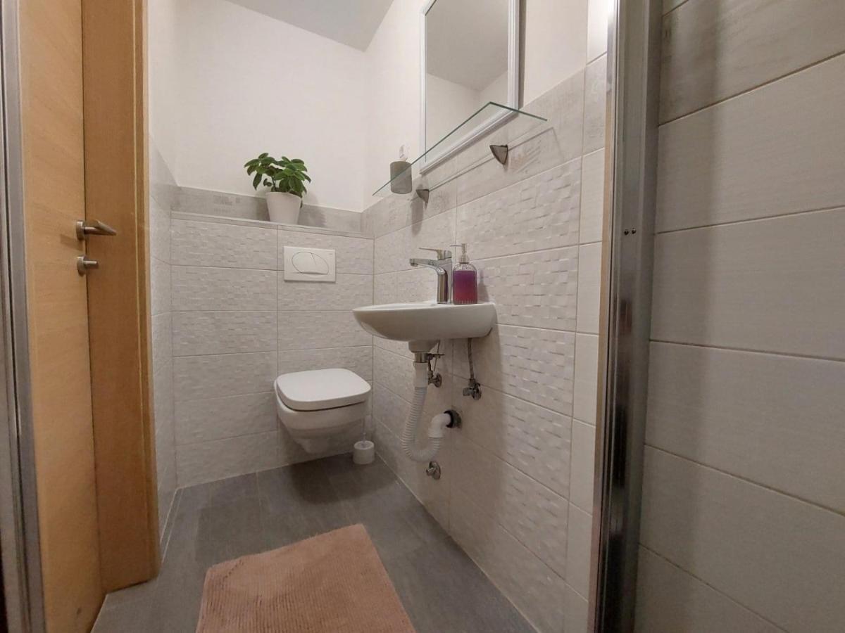 Apartmani Roza PUY Eksteriør bilde