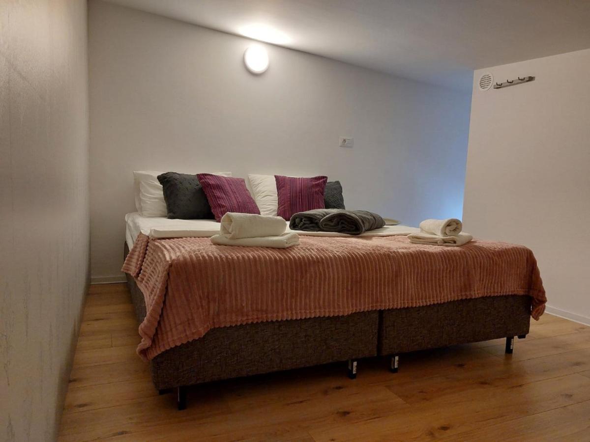 Apartmani Roza PUY Eksteriør bilde