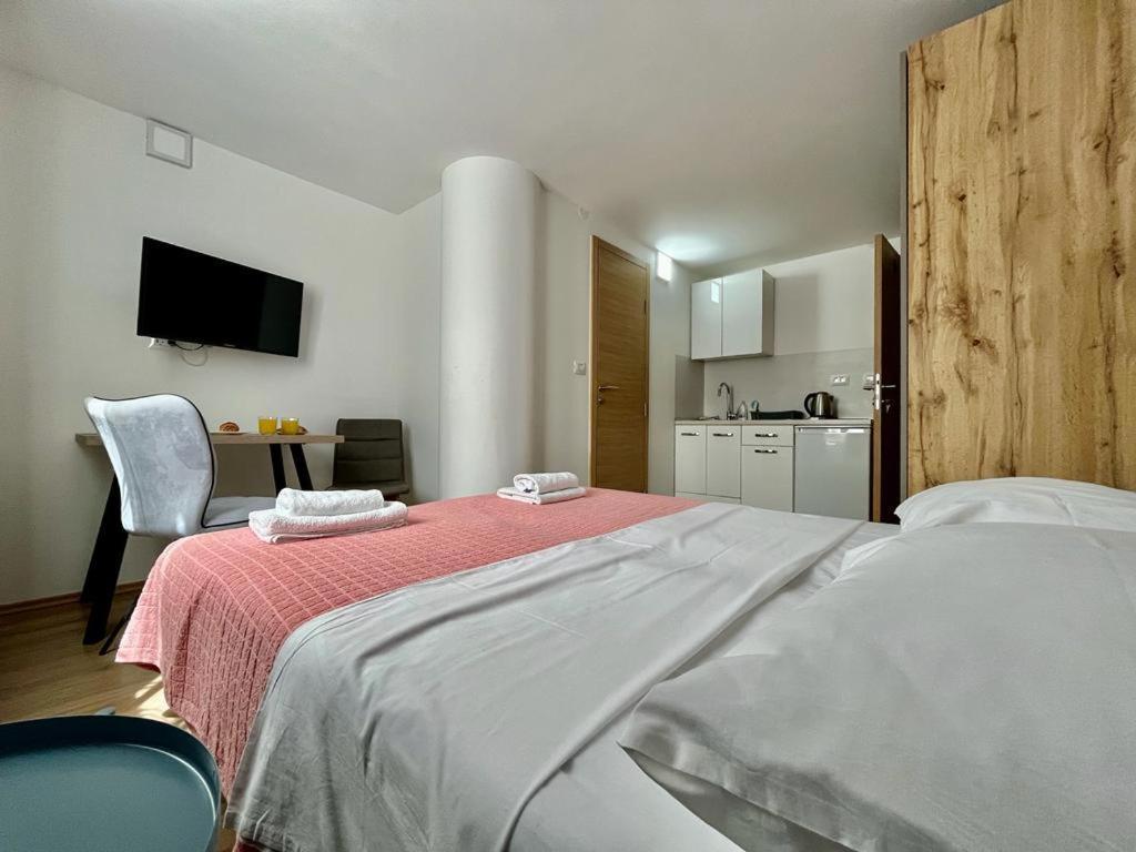 Apartmani Roza PUY Eksteriør bilde