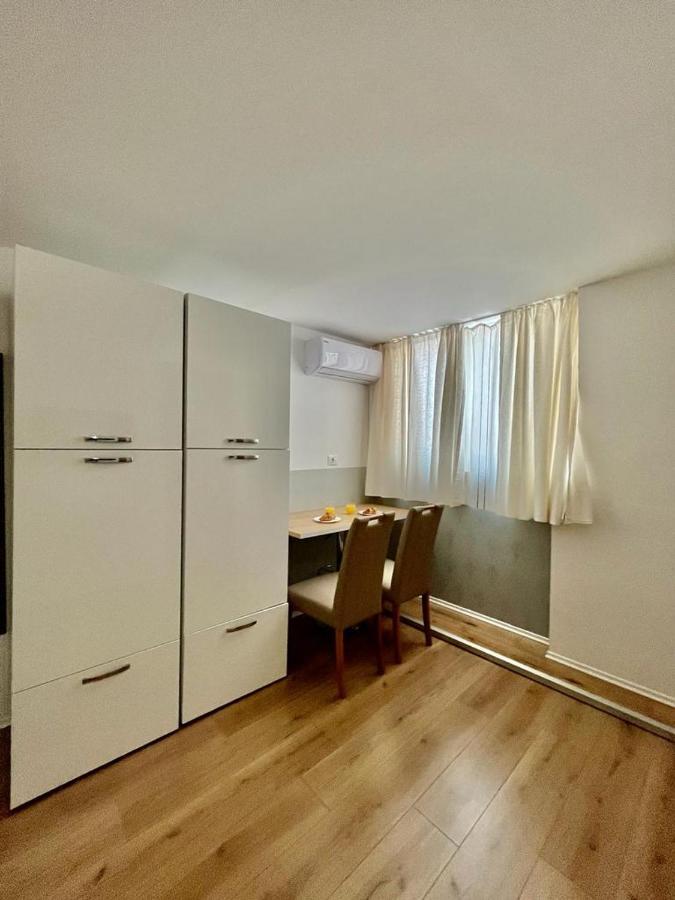 Apartmani Roza PUY Eksteriør bilde