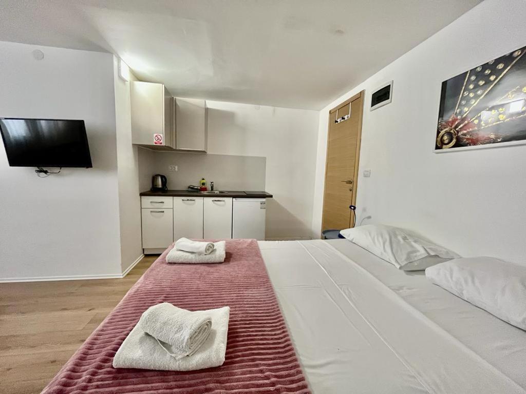 Apartmani Roza PUY Eksteriør bilde